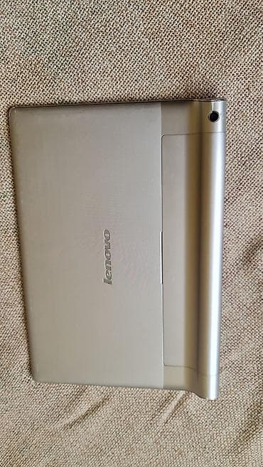 Tablet kao nov sve radi.veliki 10 inca,sa stalkom na lalafo.rs Tablet kao nov sve radi.veliki 10 inca,sa stalkom