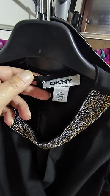 haljine bez rukava: Elegantne crne haljine – 2 komada 1) DKNY bez rukava - V-izrez napred — 2