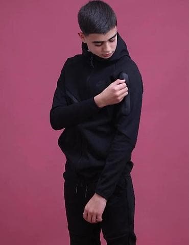 decije terrex cipele: Dečije pamučne trenerke 14 veličine za 3700 din
pb — 2