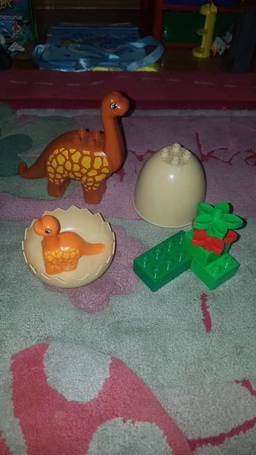 dinosaurusi: Lego duplo set 5596 .na slici su tri seta i 5596. lego dinosaurus — 4