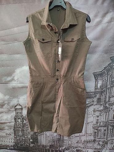 Ženska košulja-haljina bez rukava, kaki/maslinaste boje. Model sa