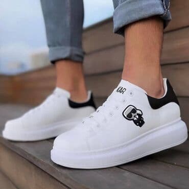 c a papuce: Trainers, size - 44 — 4