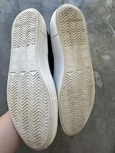 Men's Clothing: Dve vrste obuće: 1) Bele patike sa pertlama - Klasičan nizak model sa — 9