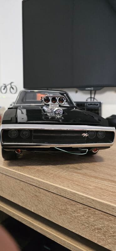 only fools and horses online sa prevodom: Crni model automobila Dodge Charger iz 1969. godine, poznat po svom — 2