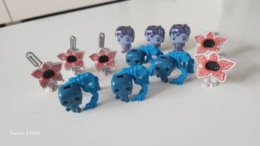 djak rancevi: Kolekcija minijaturnih figura/privезака inspirisanih serijom Stranger — 1