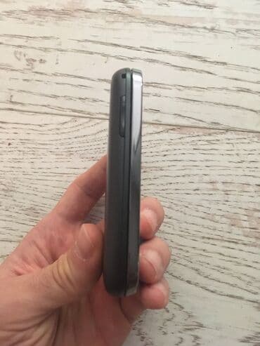 polovni ajfon telefoni: Samsung Galaxy A Quantum, < 2 GB, bоја - Crna, Sa tastaturom — 5