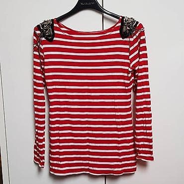 Bluza univerzalna ima elastinasa ukrasima na ramenu na lalafo.rs Bluza univerzalna ima elastinasa ukrasima na ramenu