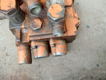 cekrk za auto prikolice: Razvodnik hidraulike Bosch — 4