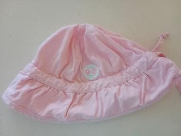 šnalice za bebe: Kapa za bebe devojčice 🩷
veličina 52 cm obim glave 
Cena 200 din — 3