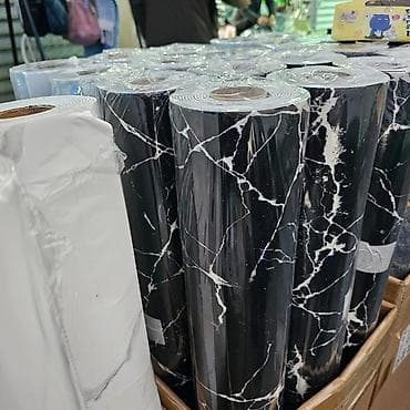 trake za balone: Samolepljive zidne obloge u rolni sa dezenom crnog mermera — 2