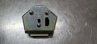 čamac za prihranu: RUCICA GEPEKA ZA SEAT LEON - 5F0827565B | Rucica gepeka Seat Leon — 2
