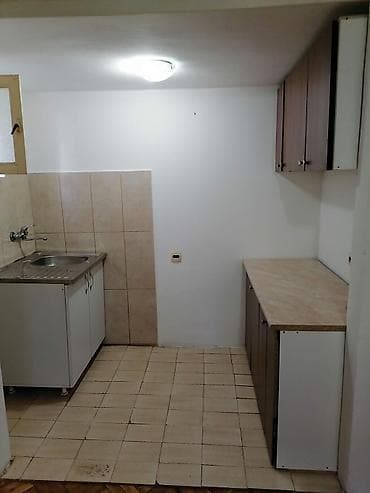 Tražim sobu za izdavanje: IZDAVANJE: Garsonjera sa DVORIŠTEM i PARKINGOM – Kanarevo Brdo ​Izdaje — 9