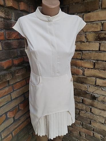 haljine pull and bear: Haljina vel L
Prelepa, kao nova, vel L Duzina 86 Pazuh po 48 — 4