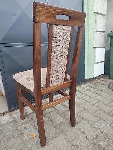 plasticni stolovi i stolice nova pazova: Drvena trpezarijska stolica sa tapaciranim sedištem i naslonom. - — 2