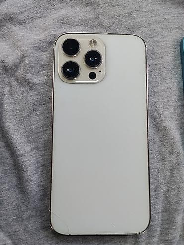 apple iphone 6 cena: Dva pametna telefona – Apple iPhone (bela zadnja strana) i HONOR — 3