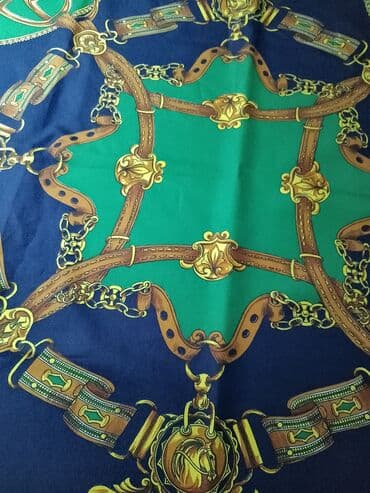 Marame: Dve elegantne ženske marame – kvadratnog formata. 1) Svilenkasta