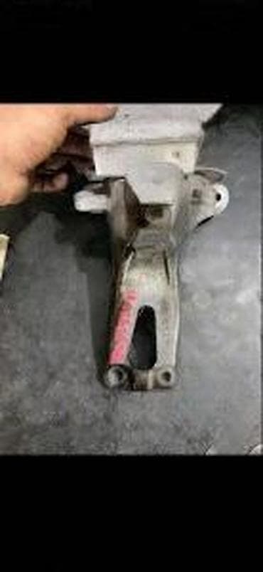 suv vozila: AUDI A6 ULTRA NOSAC STOPA MOTORA 4G0199308AE 8K0199307BJ | audi vw — 1