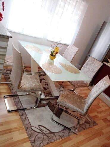 Plisane navlake za stolice ponovo u ponudi Rastegljive navlake za