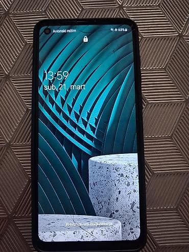 punjac sa tri nastavka: Samsung Galaxy A21s u solidnom stanju. Telefon sve radi. Ekran je — 9