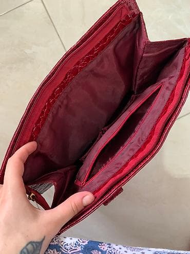 Lične stvari: Za sve info javite mi se
Jako kvalitetna torba — 8