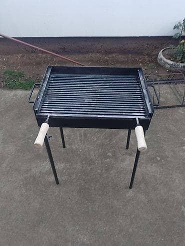 lož: Roštilj na ćumur sa rešetkom i drvenim ručkama - Tip: prenosivi — 2