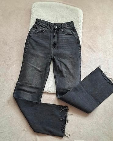 stitch stvari za školu: ⚜️ FARMERICE 
⚜️Za velicine pitajte 
⚜️Cene od 1.500 do 2.300 dinara🟨🟨 — 8