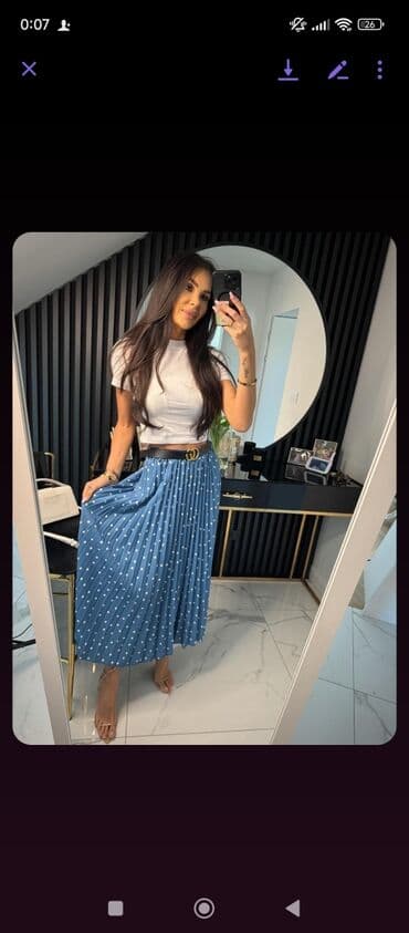 Skirts: Suknje 2100

pp17 — 1
