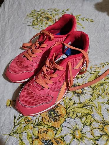 patike zenske: Reebok ženske patike za trčanje/rekreaciju - Model: Reebok (klasična — 1