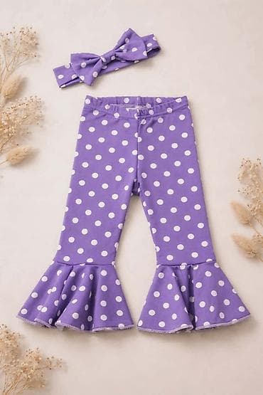 kapa sa usima koje se pomeraju: Zvonarice sa volanima i trala za kosu sa mssnom. Dečiji komplet 1300 — 1