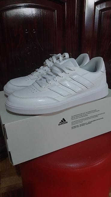Adidas zenske bele patike 39br.1/3 – klasičan lifestyle/sportski