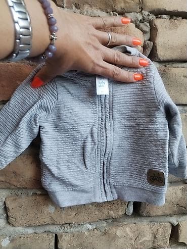 armani duks: Siva bebi dukserica sa rajsferšlusom – Baby Club, veličina 62. - — 2