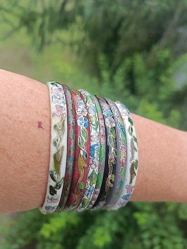Set ručno emajliranih narukvica – cloisonné stil. - Materijal na lalafo.rs Set ručno emajliranih narukvica – cloisonné stil. - Materijal