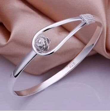 Podesivi prsten
Cena: 950din