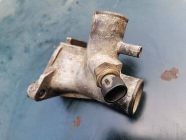 poklopac glave motora: Racva vode glave Lada 2121,21213,21214i Niva. Polovno, ocuano. Skinuto — 1