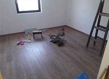 Reklamiranje, štampanje: Postavljanje laminata, vinil ploča sa profesionalnom opremom. Cena — 10