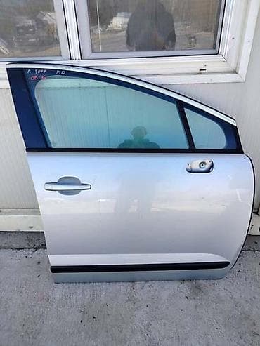 Karoserija: PREDNJA DESNA VRATA 08-16SIVA ZA PEUGEOT 3008 OD 2008. DO 2016. GOD — 1