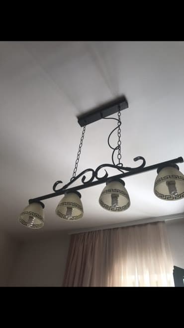 viseći lusteri: Komplet 4 komada !!!!!! ! Staro par meseci !!! 2 viseca lustera jedan — 2
