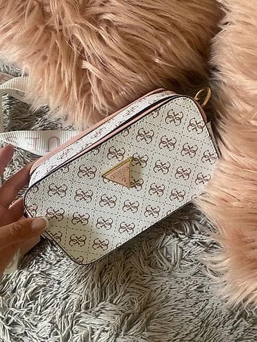 Guess nova kozna torba akcija 2800 din plus poklon gratis na lalafo.rs Guess nova kozna torba akcija 2800 din plus poklon gratis