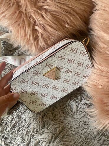 Torbe: Guess nova torba akcija snizeno 2800 din plus poklon gratis — 1