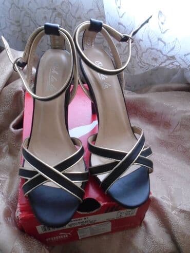 mokasine sa stiklom: Sandals, 39 — 10