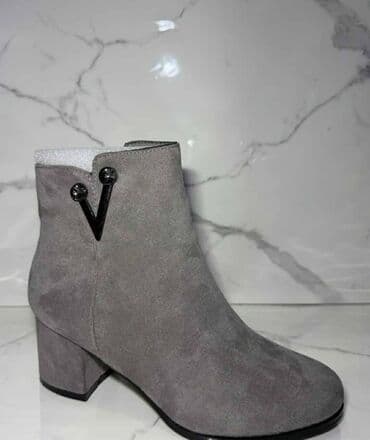 Gležnjače, 37 na lalafo.rs Gležnjače, 37