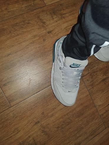 opposite vrbas: Nike Air br 39.Nosene ali mogu još dugo da se nose.Tragovi korišćenja — 7