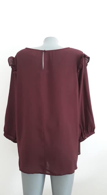 napapijri kosulje: Tunika ROCK 52-54 novo
poliester
ramena 48 grudi 77 duzina ledja 72 — 2