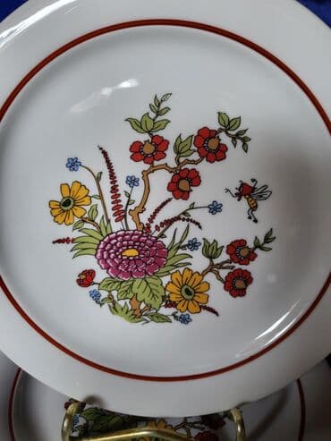 plasticne case za desert novi sad: Tanjiri vintaz,novi porcelanski. Tanji novi,sve na njima odsjaj od — 6