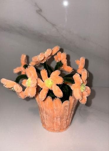 pesak za cvece: Korpice sa svecem od plisa.Rucni rad. Boje:roza,pastelna kajsija,neon — 3