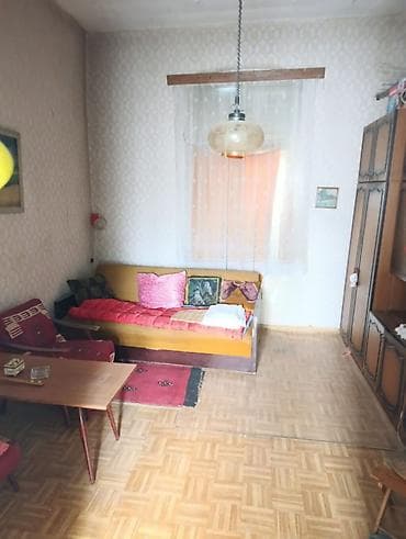 Za sve informacije nazvati.Starija kuća/stan sa visokim plafonima i