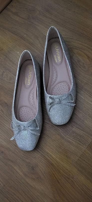 Balerine Urban Shoes – srebrne - Model: klasične balerine sa mašnicom