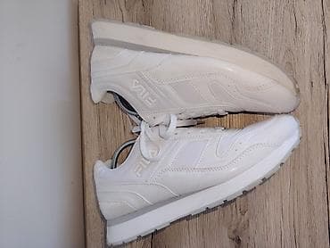 Patike: Fila patike – bele, klasičan lifestyle/running stil Ug 25,5cm - — 2