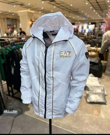 Jackets: Muška vetrovka sa kapuljačom, idealna za prelazne periode. Karakteriše — 4