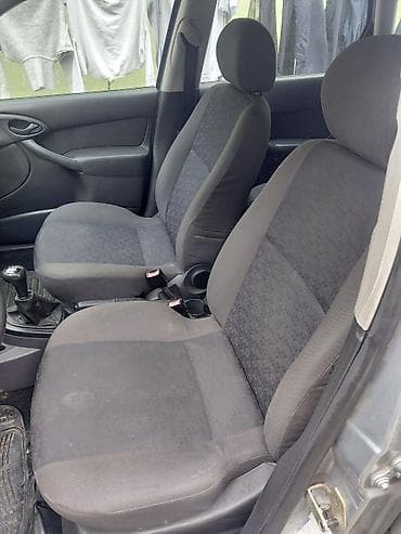 Prednja i zadnja sedišta za automobil Ford Fokus karavan mk1 dobro